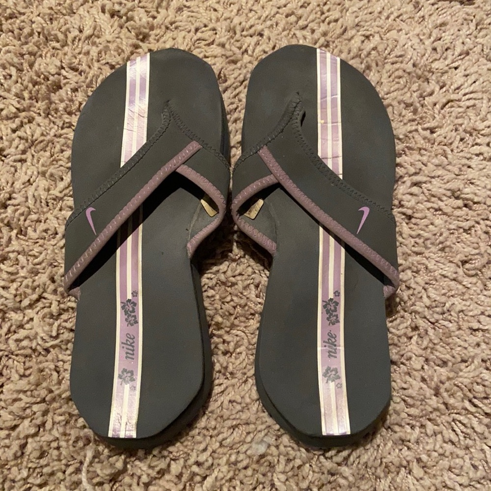 Nike flip flops